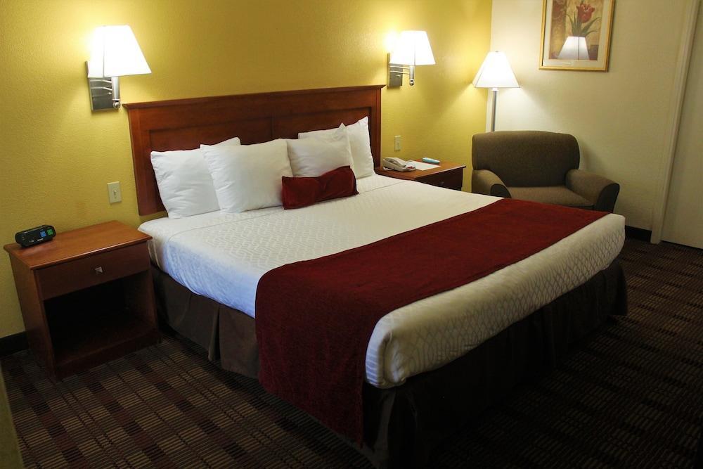 Surestay Hotel By Best Western East Brunswick Exterior photo