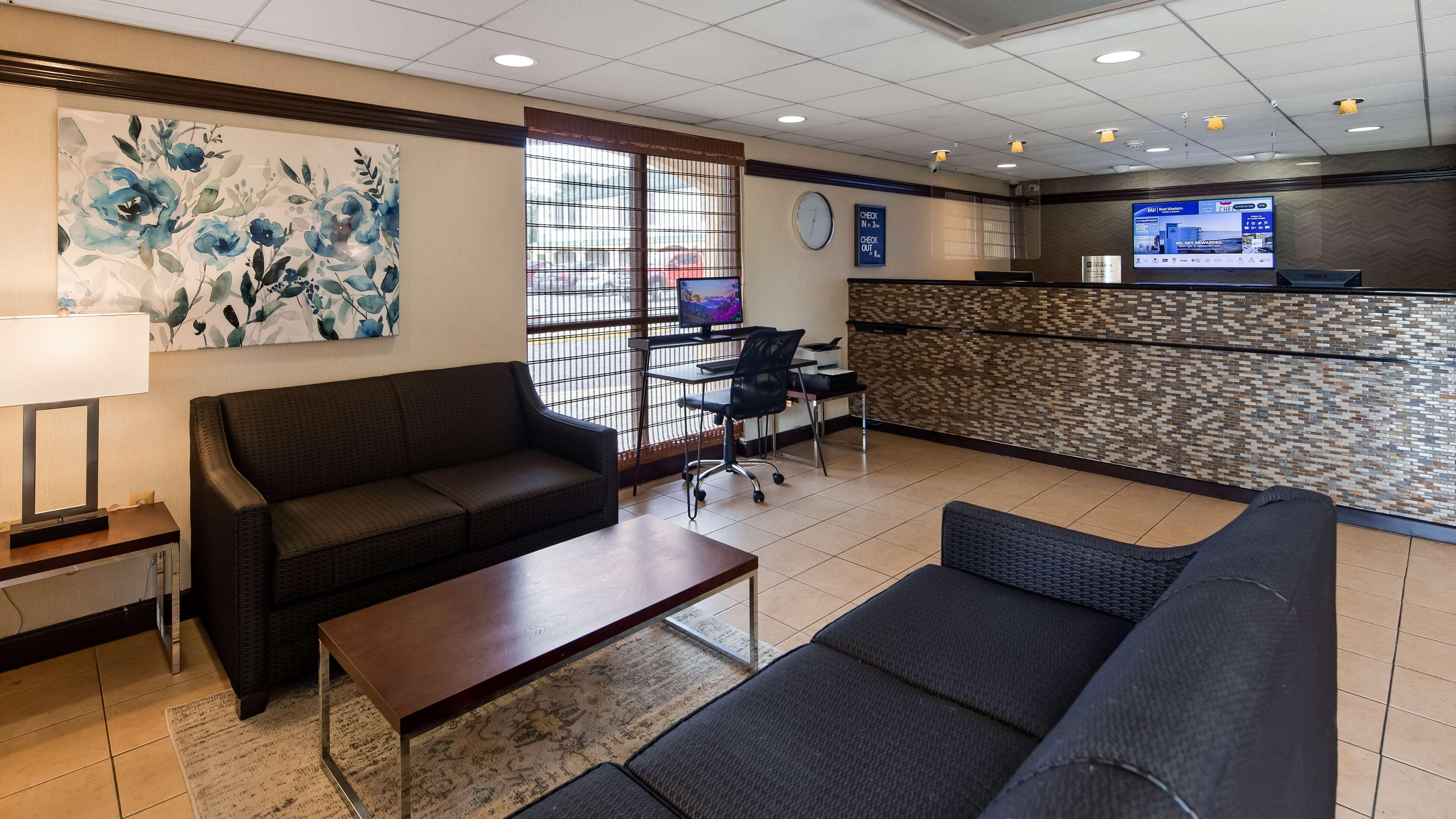 Surestay Hotel By Best Western East Brunswick Exterior photo
