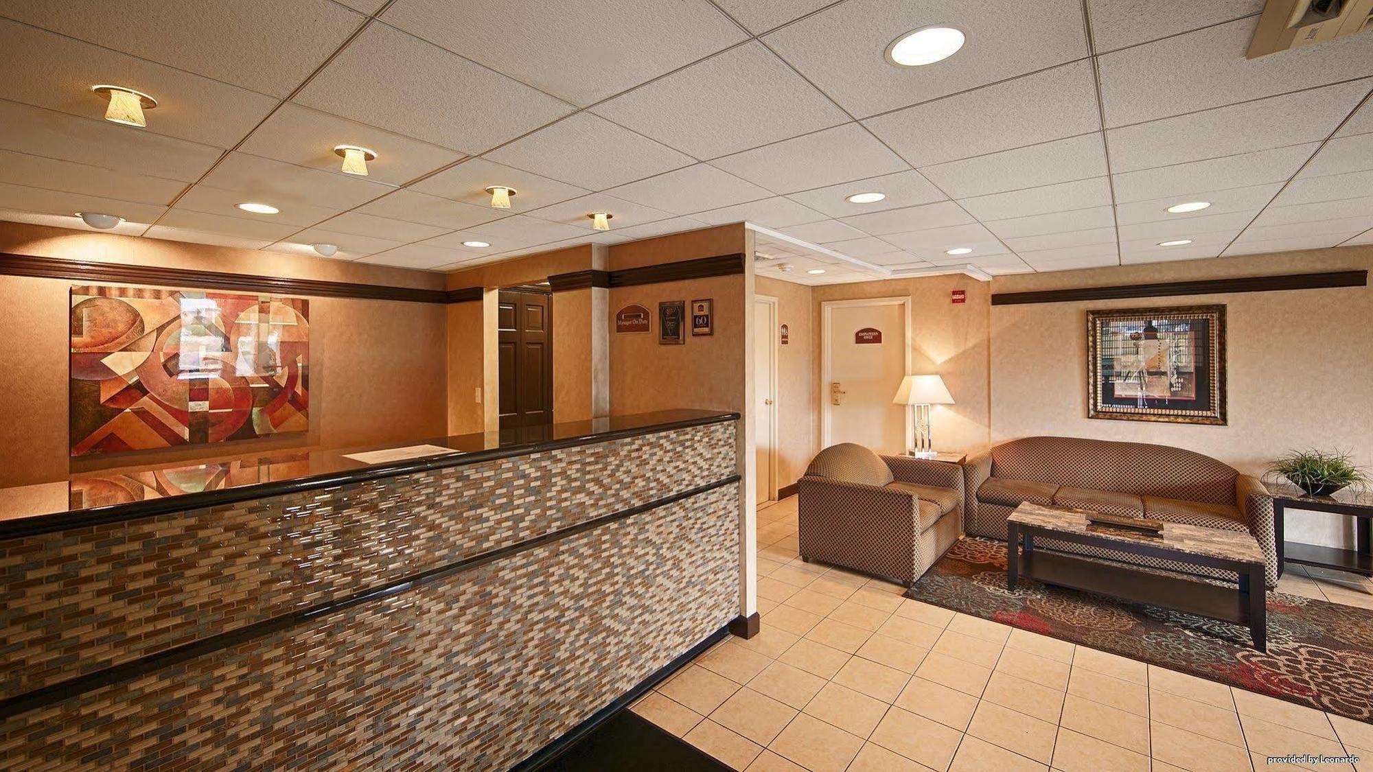 Surestay Hotel By Best Western East Brunswick Exterior photo